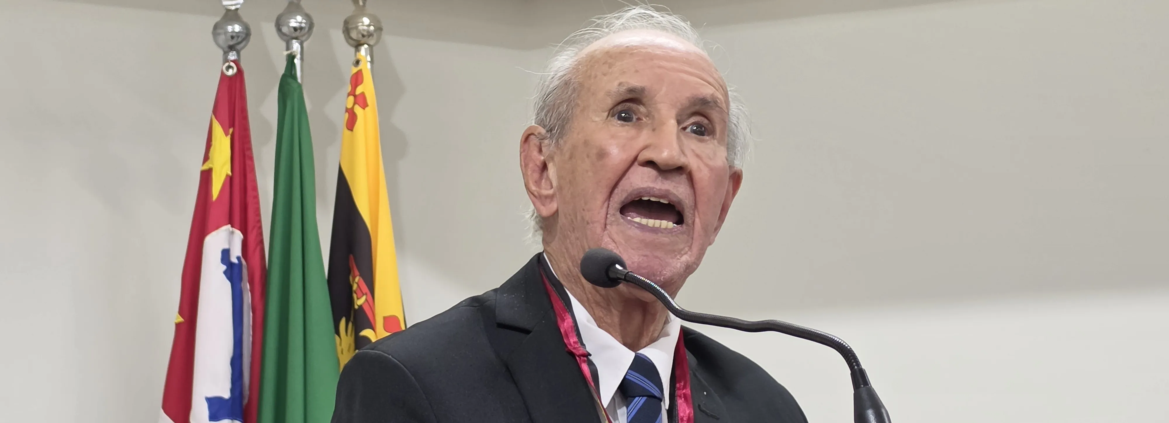 Câmara reconhece trajetória de Sargento Correia na política, advocacia e cultura