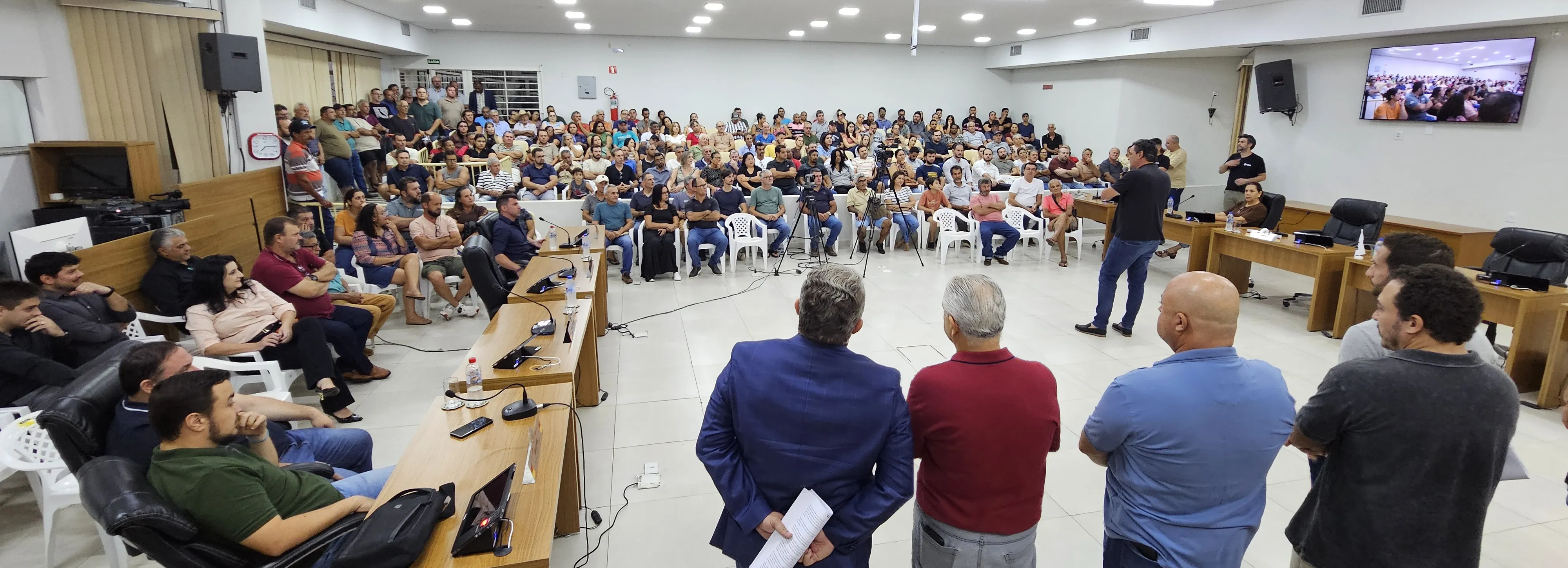 Câmara Municipal lota em Audiência Pública sobre regularização de chácaras