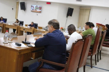 Novo Código de Posturas avança e Câmara aprova leis em sessão movimentada