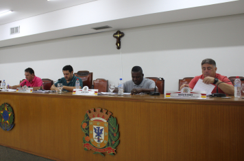Câmara de Olímpia delibera oito projetos e vota 14 propostas na sessão de segunda-feira