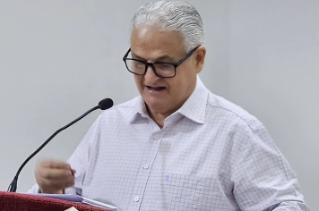 Salata reage a ataques de Fernando Cunha e defende vereadores na tribuna da Câmara