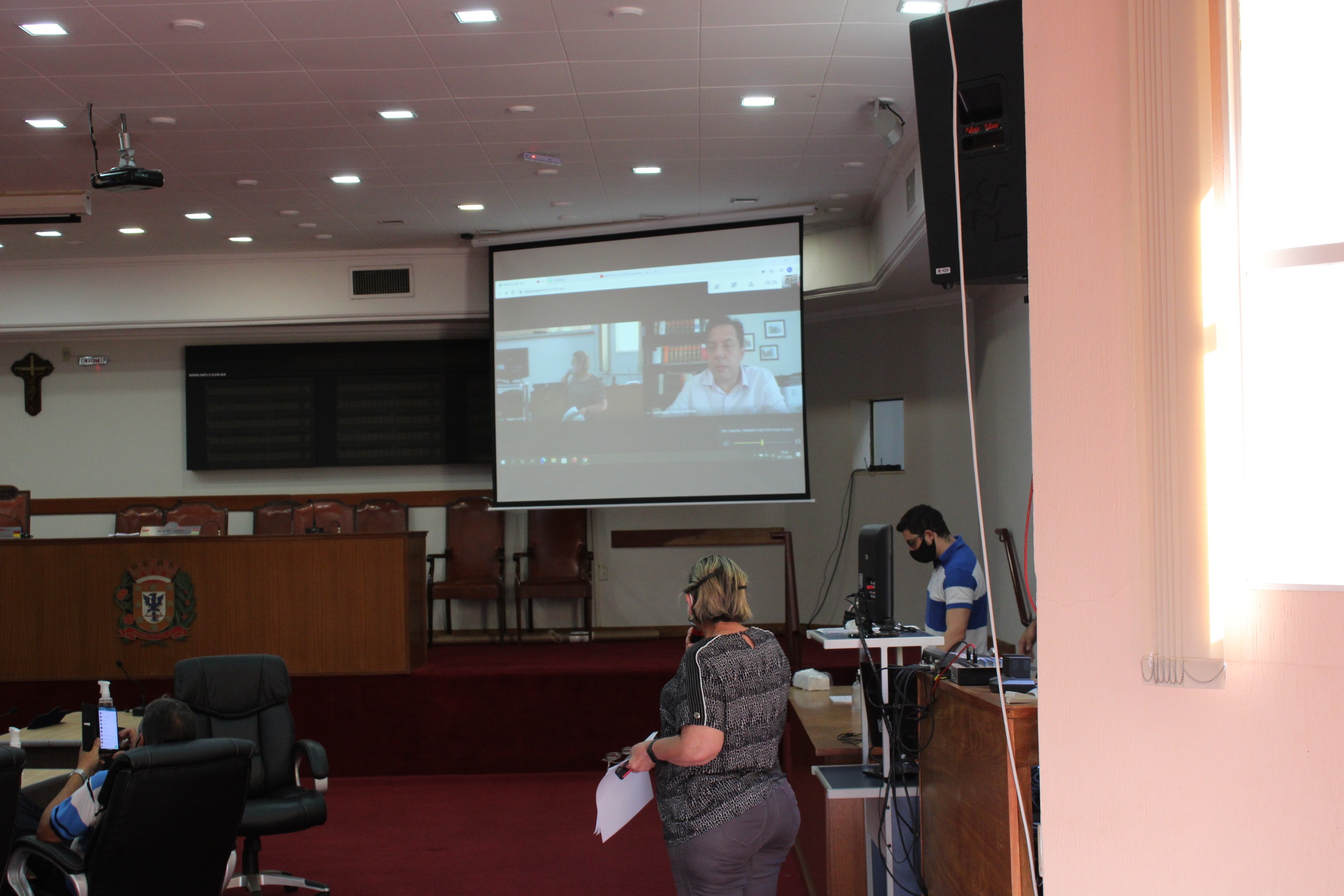 Sessão técnica sobre reestruturação administrativa reúne vereadores e servidores na manhã desta segunda-feira