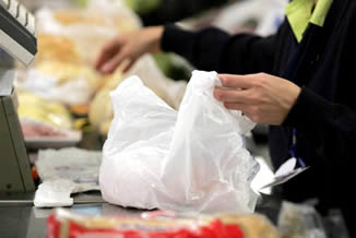 Aprovadas alterações em PL que proíbe utilização de sacolas plásticas no município