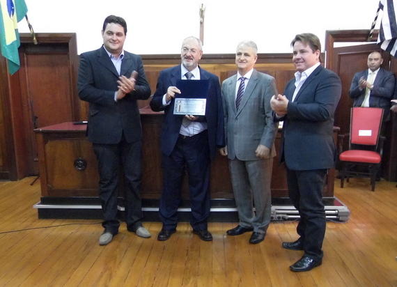 Presidente do TJSP recebe homenagens de autoria do Vereador Luiz Salata