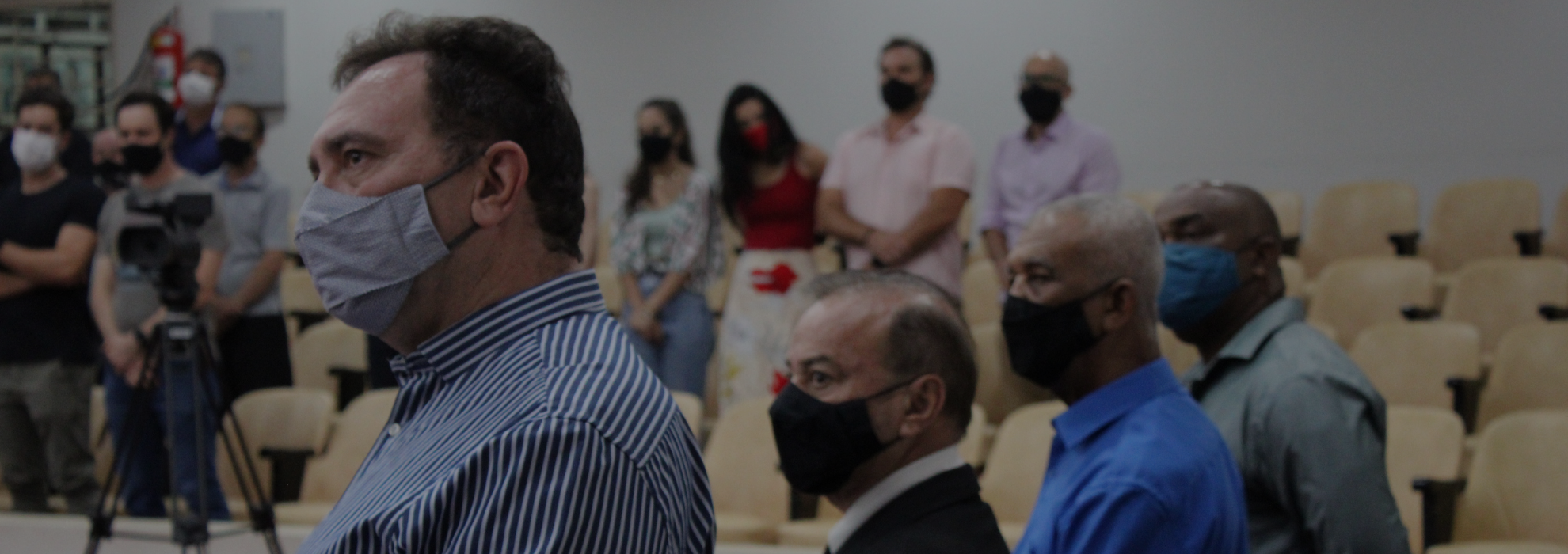 Honrarias são entregues em mais uma noite de homenagens no legislativo olimpiense