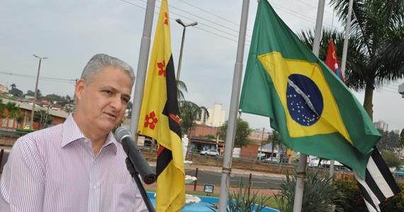 Resenha2015-Salata economiza mais de meio milhão, que repassa à Prefeitura para obras sociais