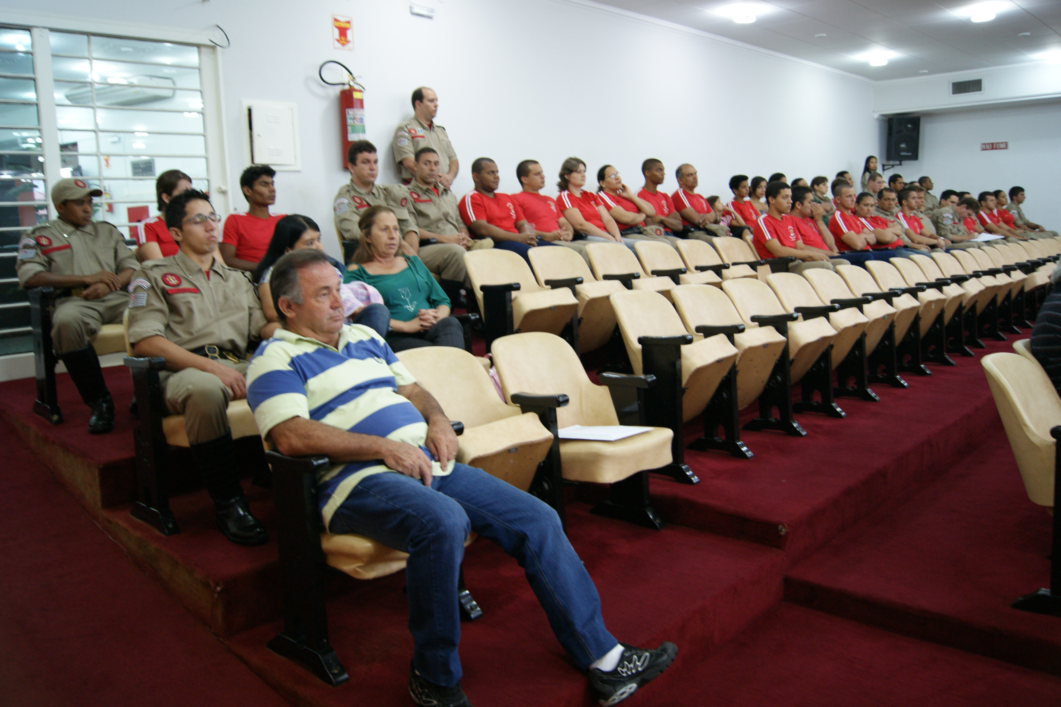 Sessão Ordinária retira projeto da Frente de Trabalho e vota urgência da lei de contratação de bombeiro civil