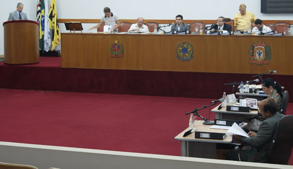 Sessão tranquila aprova apenas um projeto