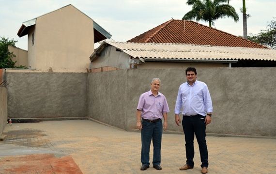 Presidente Salata e prefeito Geninho fiscalizam obras rua Cavalhada no Jardim Canterville