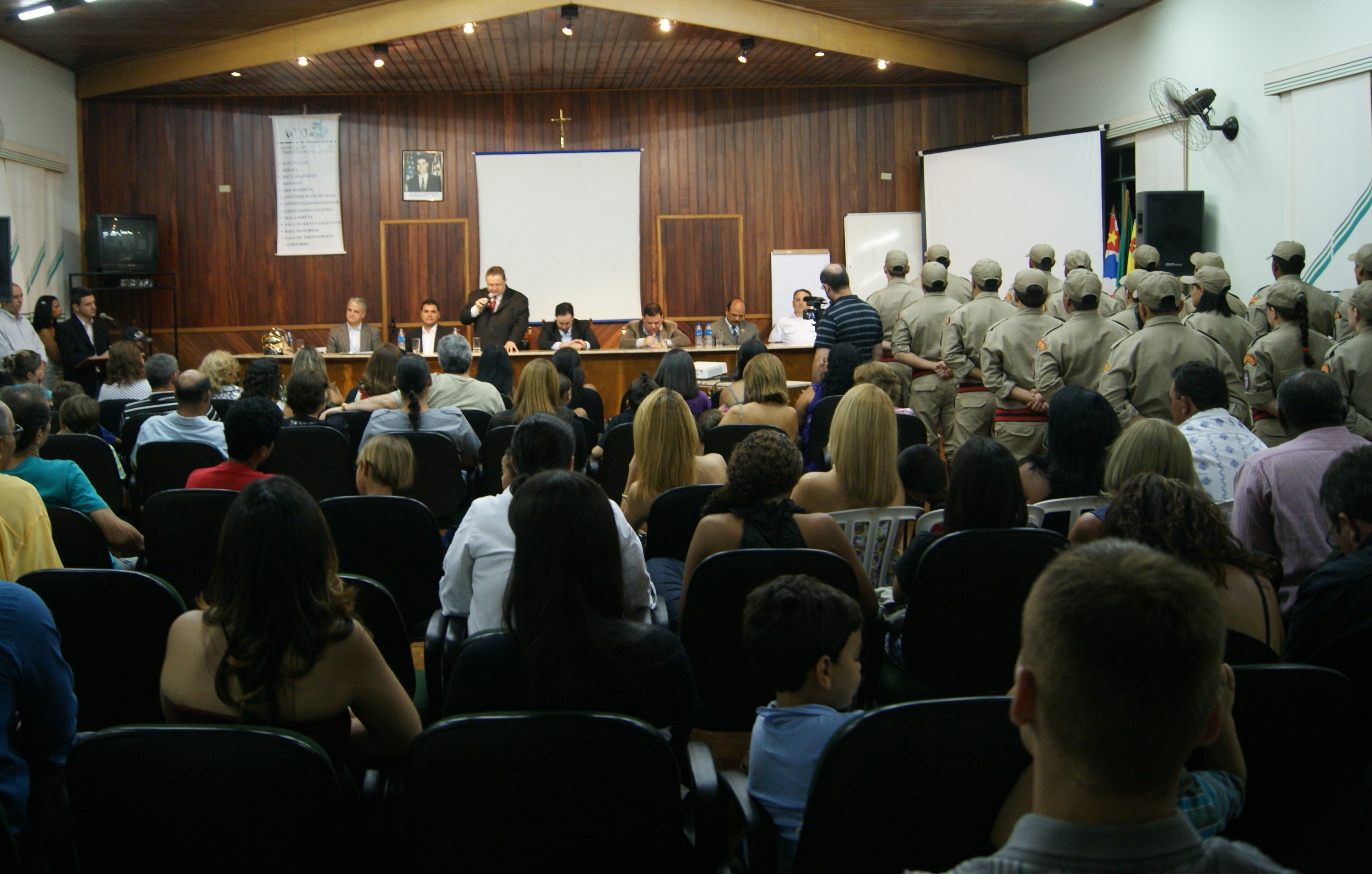 Bravo’s forma a primeira turma de bombeiros civis de Olímpia