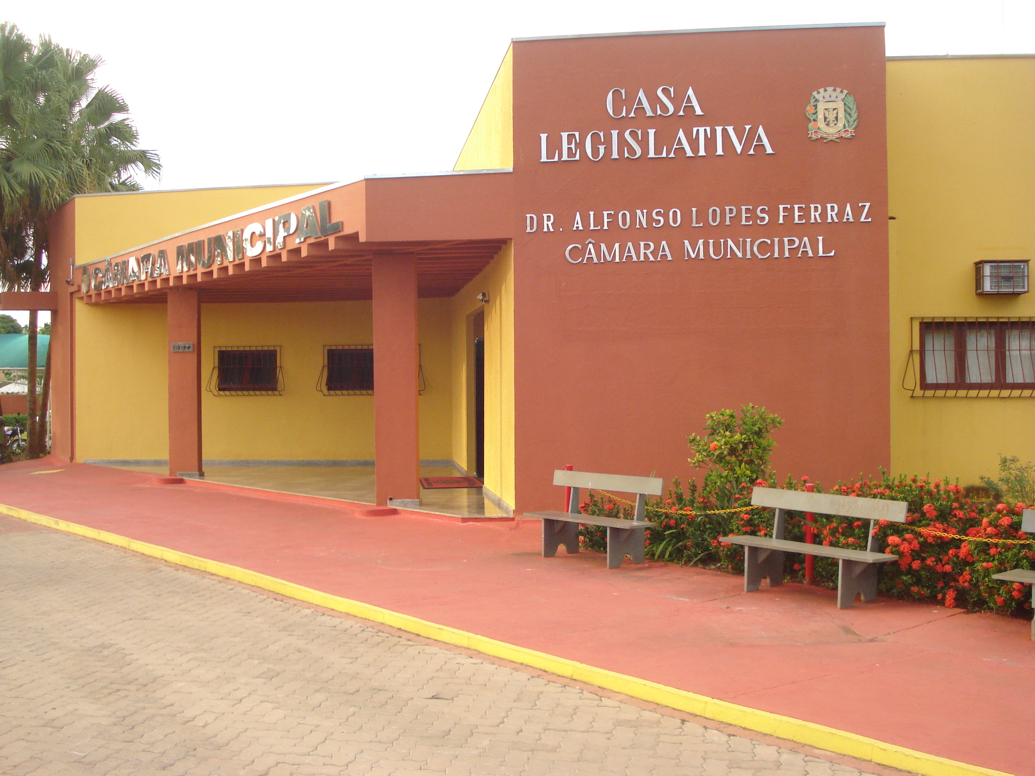 Mesa Diretora recebe reportagem da TV TEM