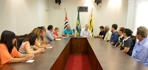 Mesa Diretora faz primeira reunião com servidores e abre as portas do Gabinete