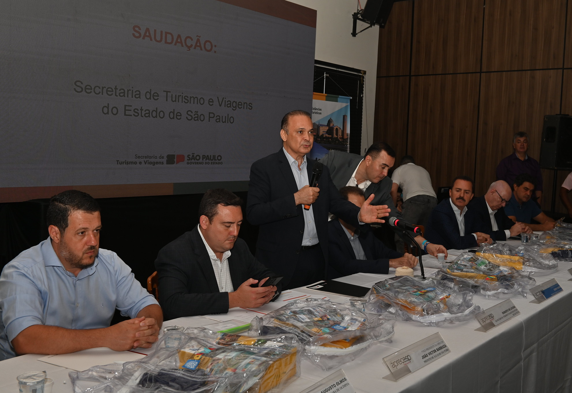 Roberto de Lucena recebe Título de Cidadão Honorário em cerimônia no Thermas dos Laranjais