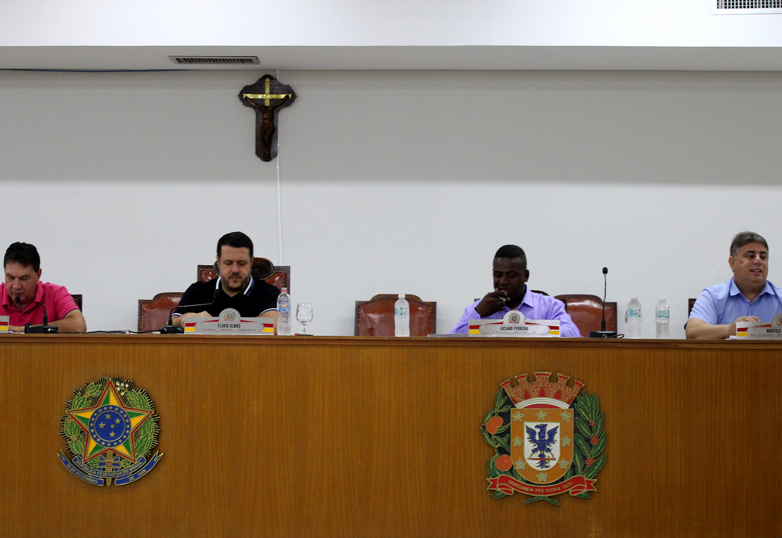 Vereadores aprovam em urgência gratificação para responsáveis técnicos da saúde