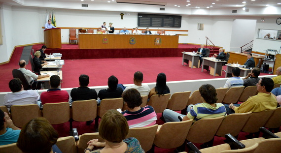 Grande público prestigia a última Sessão Ordinária de 2014