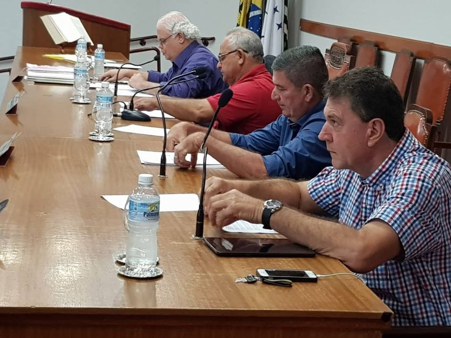 Câmara aprova 10 projetos do Executivo e 1 de Zé das Pedras