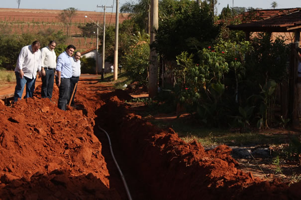 Obras em Baguaçu: Bertoco acompanha Geninho