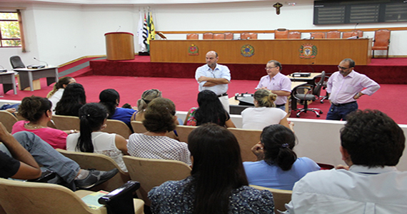 Vereador Hilario Ruiz reúne-se com professores ACT´s no Legislativo