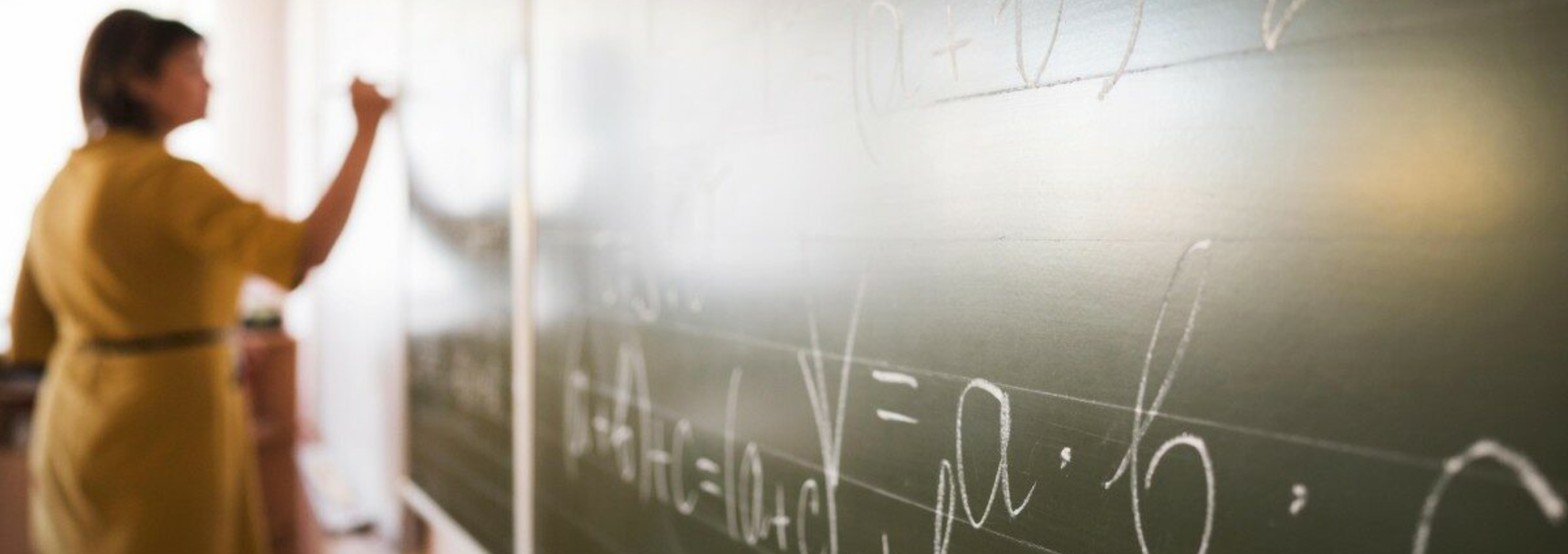 Prefeitura protocola projeto de lei que adequa piso salarial dos professores municipais