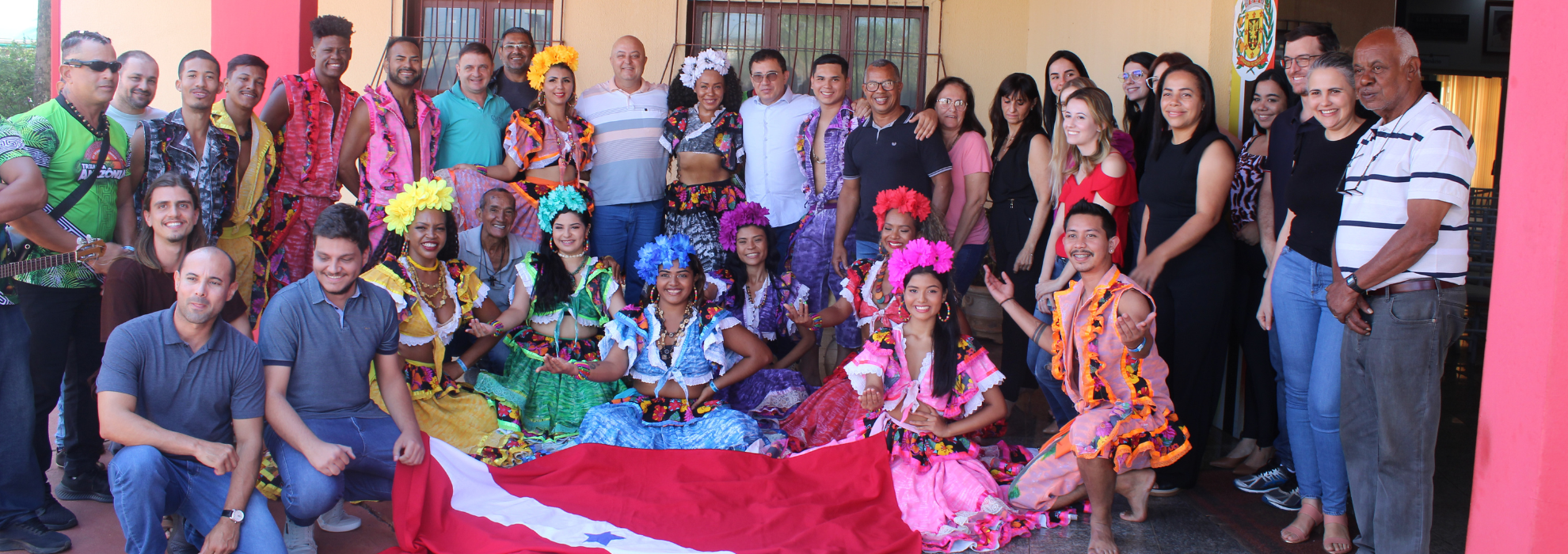Câmara recebe visita do grupo folclórico Trilhas da Amazônia