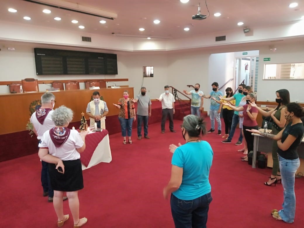 Câmara Municipal recebe visita da imagem de Nossa Senhora Aparecida na manhã de hoje