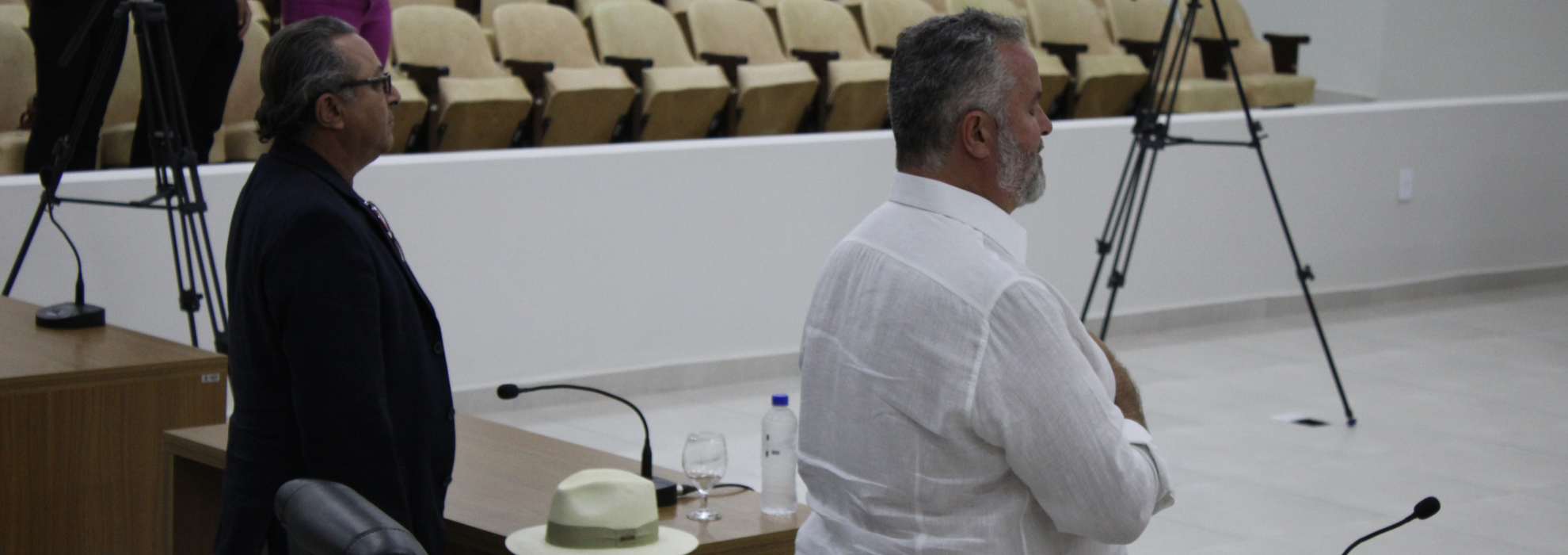 Câmara homenageia dois munícipes com a Comenda do Mérito Comunitário e Medalha Professor José Sant'anna