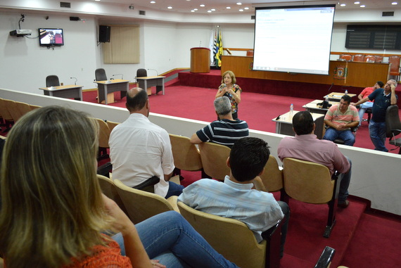 Secretaria da Educação faz explanações sobre a lei da categoria do magistério