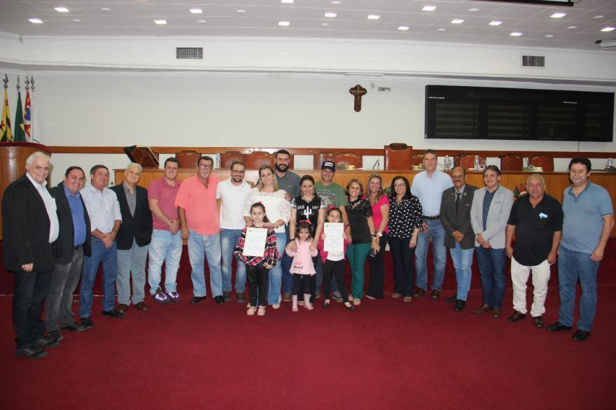 POR INICIATIVA DE FERNANDINHO, CÂMARA HOMENAGEIA CAMPEÕES OLIMPIENSES NA FESTA DE BARRETOS