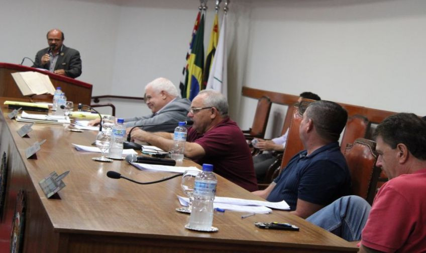 Câmara aprova por unanimidade 3 projetos de lei e 1 projeto de decreto legislativo