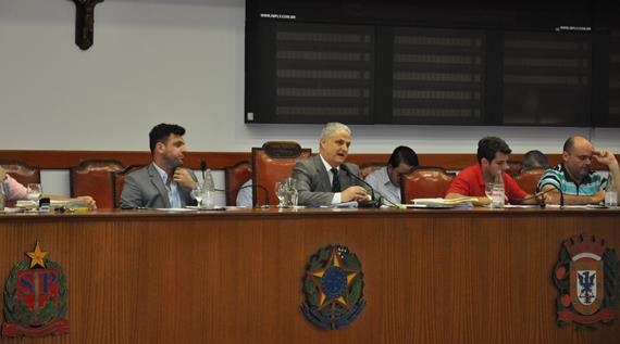 Discursos inflamados faz presidente Salata impedir de transformar a Câmara em palanque político-eleitoral