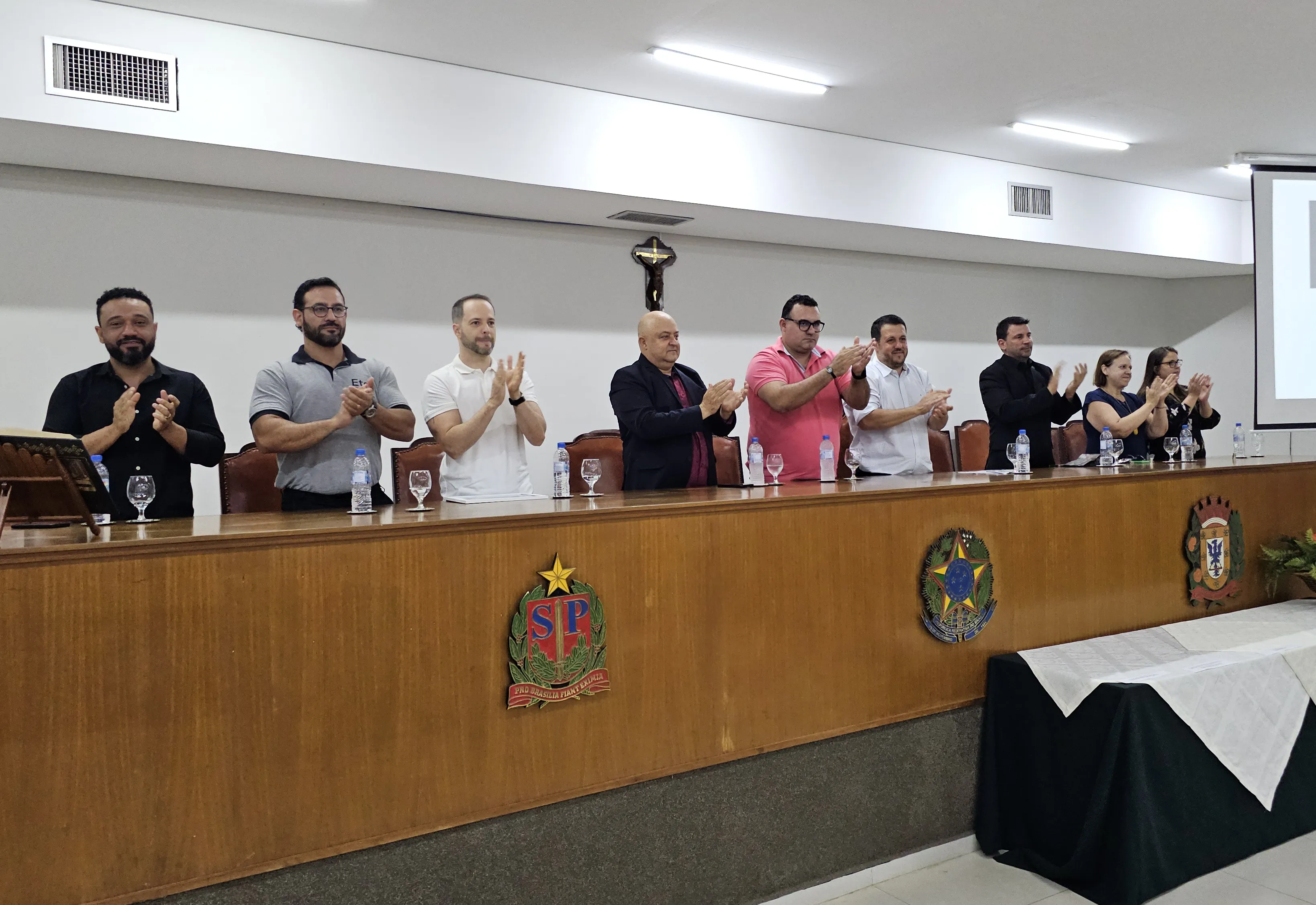 Etec Olímpia homenageia Alunos Nota 10 em cerimônia na Câmara Municipal