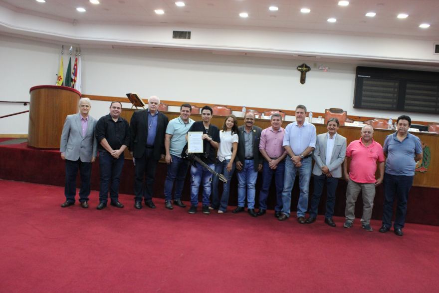 Câmara aprova contas do ex prefeito Geninho Zuliani