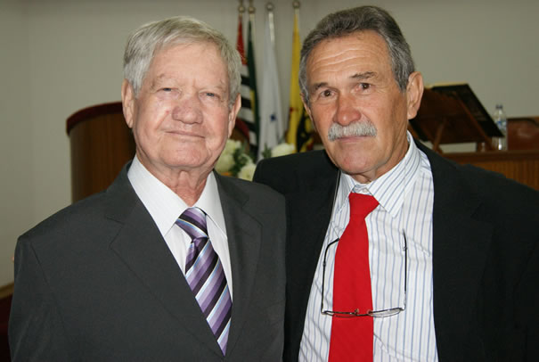 Familiares e amigos prestigiam homenagem ao novo cidadão olimpiense, Prof. Casagrande