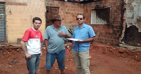 Vereador Marco Santos solidário com olimpiense que perdeu casa em incêndio