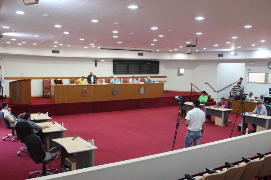 CÂMARA APROVOU PROJETO QUE VIABILIZA DESDOBRO DE TERRENOS