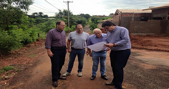 Vereador Paulo Poleselli conquista asfalto para a Rua Thiago Santana