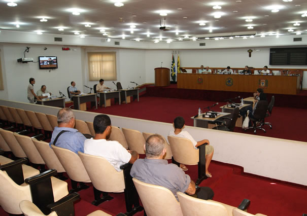 Extraordinária aprova PL de alienação de imóvel