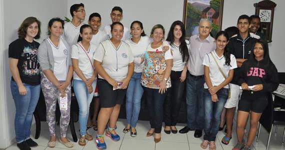 Alunos de Ribeiro dos Santos visitam a Câmara no programa Conhecendo o Parlamento