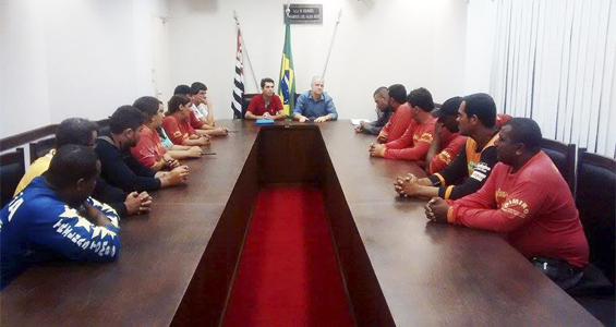 Presidente da Câmara recebe mototaxistas à pedido do vereador Marco Santos.