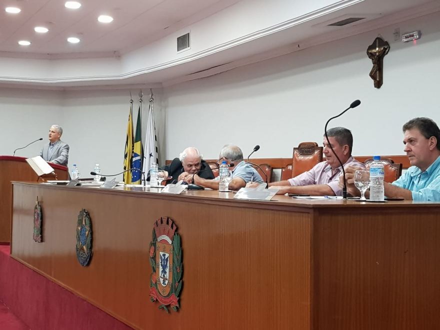 Câmara aprova 6 projetos do Executivo na sessão de ontem